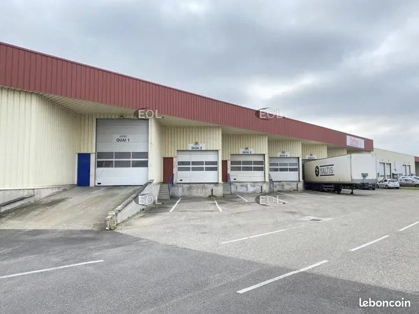 Local d'activité 1 790 m²