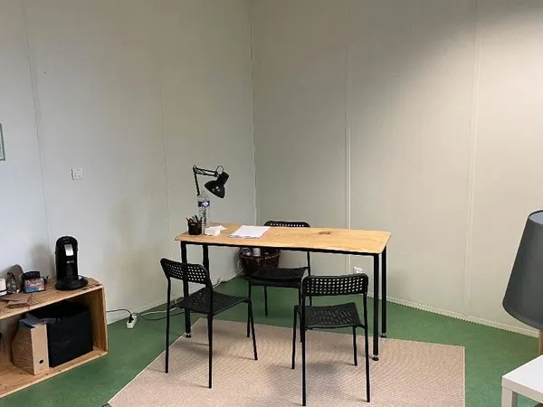 Loue local pro à partager , idéal profession libéral , thérapeute , administration..