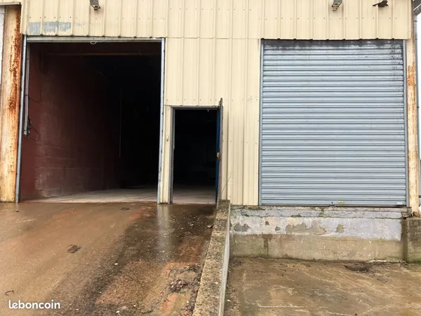 Local industriel 320 m²