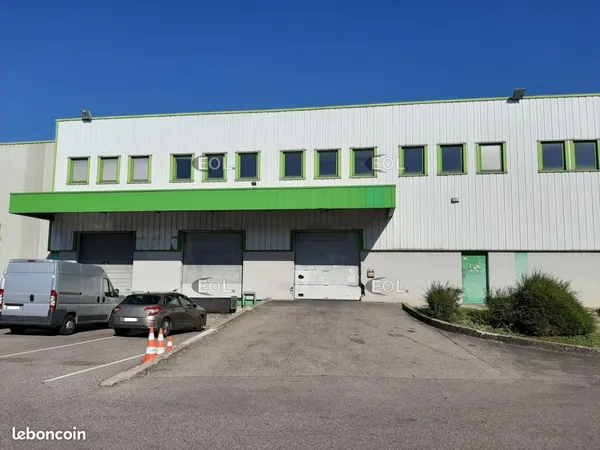 Local bureaux 1 108 m²