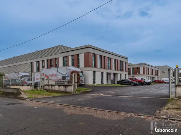 Entrepôt 2589 m² Le Blanc-Mesnil