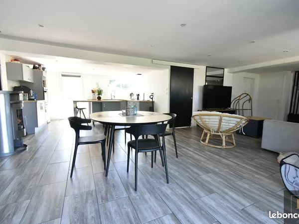 Maison 6 pièces 150 m²