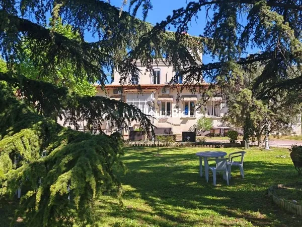 Propriété 26 pièces 550 m²