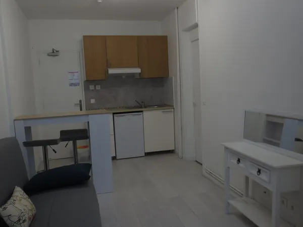 Chambre de 17m2 à louer sur Paris 01