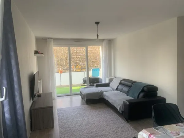 Chenôve, appartement type 4 de 78.80 m² double balcon et garag