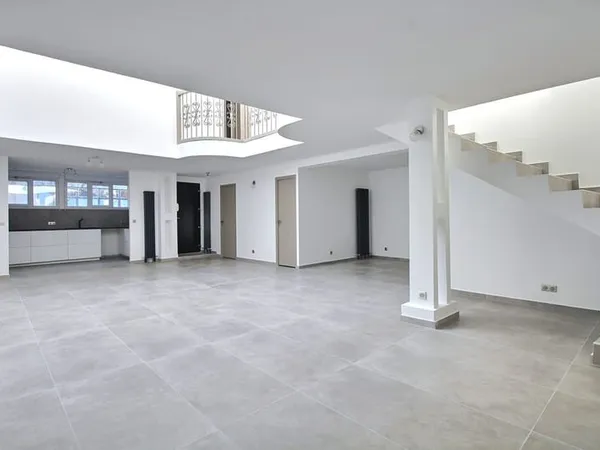 La Garenne Colombes - Loft 148 m² - Entièrement rénové - AVEC GARAGE
