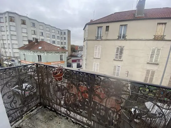 APPARTEMENT 67m2 +43m2 sous comble proche GARE