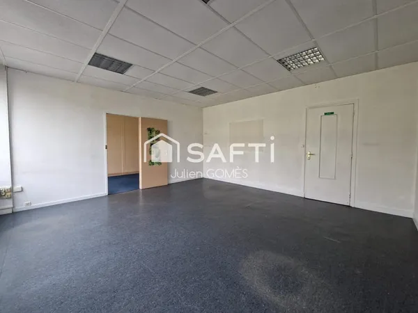 Bureau 2 pièces de 45 m2 à louer - 77470 TRILPORT