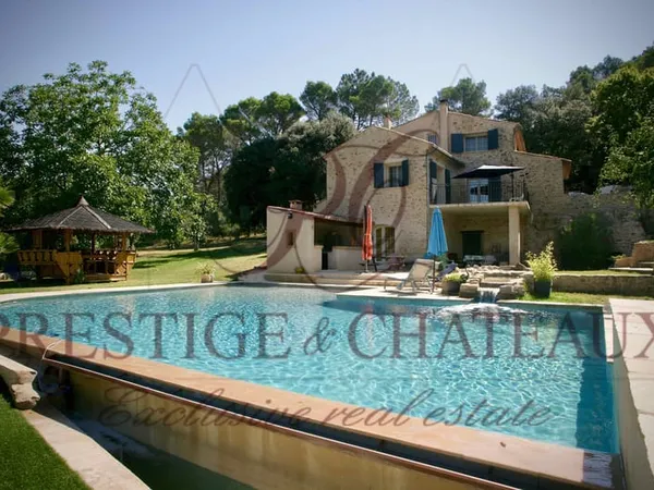 Immobilier de luxe : maison à acheter à Piolenc