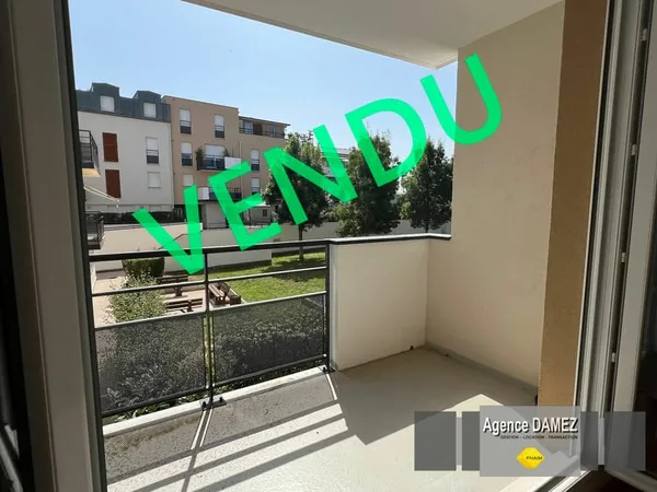 Dourdan proche centre - Appartement 2 pièces - 1er étage - terrasse - ascenseur