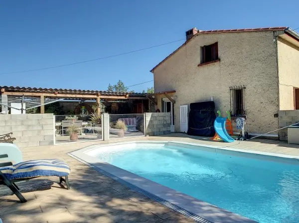 MAS avec gite et piscine