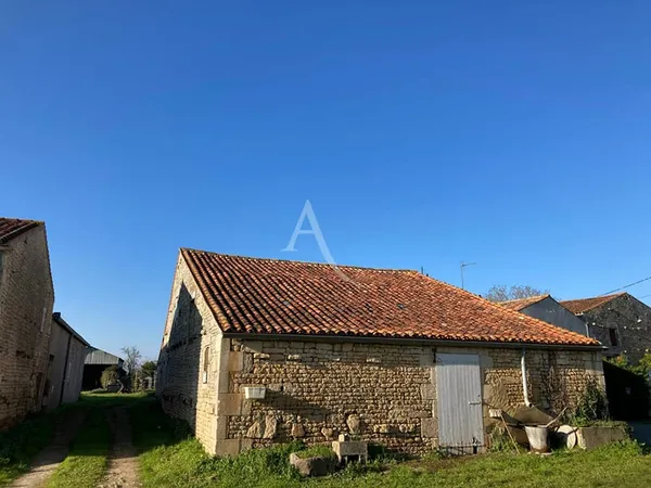 Terrain de 1 848 m² à Petosse