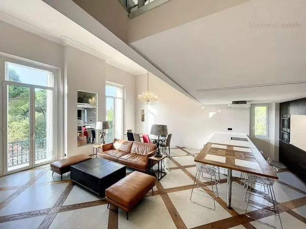 CANNES - LOFT DANS UNE DEMEURE HISTORIQUE
