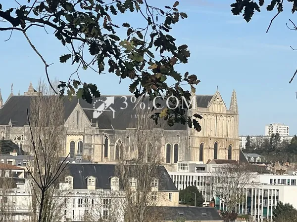 3%. COM IMMOBILIER À POITIERS