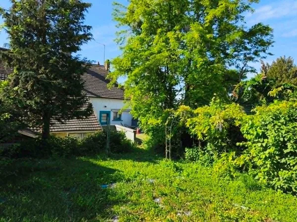 Opportunité exceptionnelle ! Maison de ville avec deux appartements, et potentiel pour un troisième