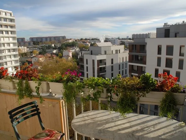 DPT Rhône (69), viager occupé à vendre LYON 8ème, appartement 79 m², 3 chambres, balcon
