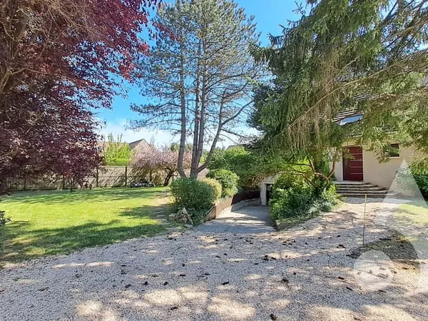 Maison de 8 pièces, 5 chambres, 220 m²