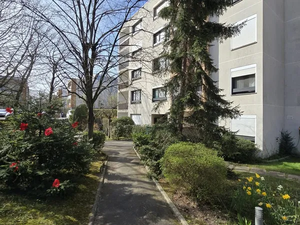 APPARTEMENT 5 PIECES TRAVERSANT ET LUMINEUX BONDY
