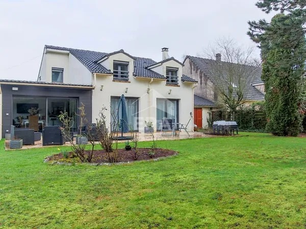 Maison de Prestige à Vendre à Les Alluets-le-Roi - 625 000 €