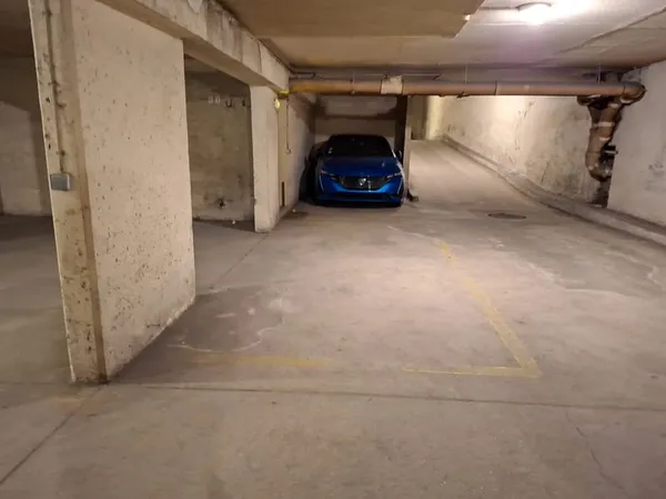 Parking en sous-sol, plein centre-ville de Gentilly, sécuris