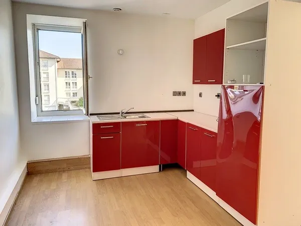 GRAY (70) - Vendu loué - Appartement 3 pièces - 2 chambres