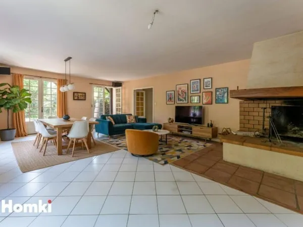 Maison/Villa T6 de 160 m2 à Quinsac 33360