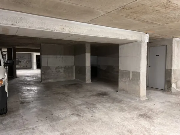 Bas St Roch - Parking à vendre