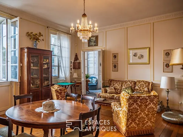 Demeure familiale de caractère en coeur de ville