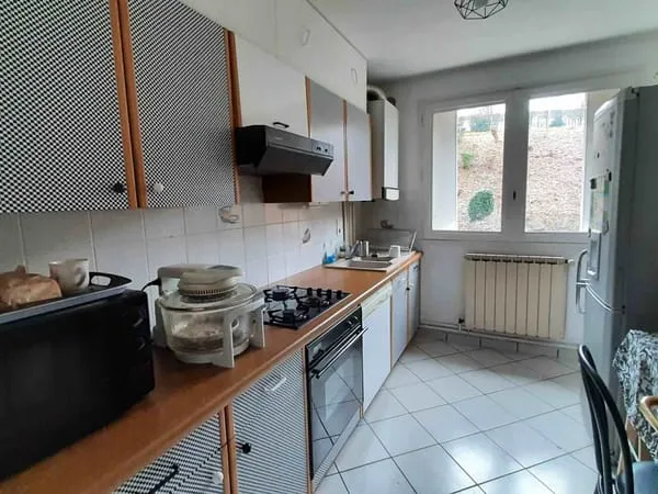 SAINT-ETIENNE - A VENDRE - APPARTEMENT T3 DE 70 M2 AVEC BAL