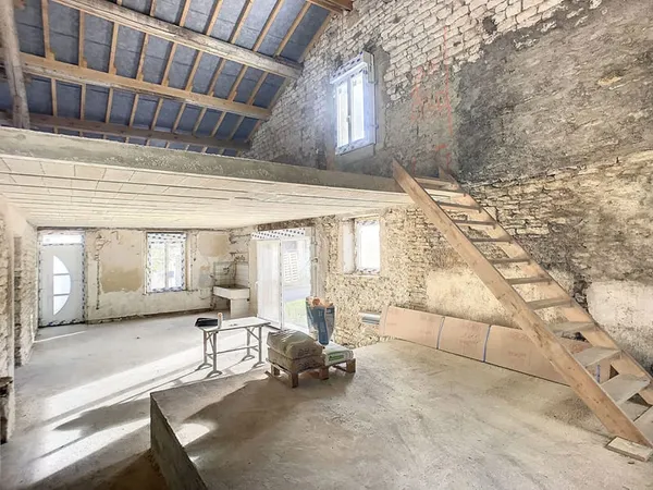 MAISON EN COURS DE RENOVATION