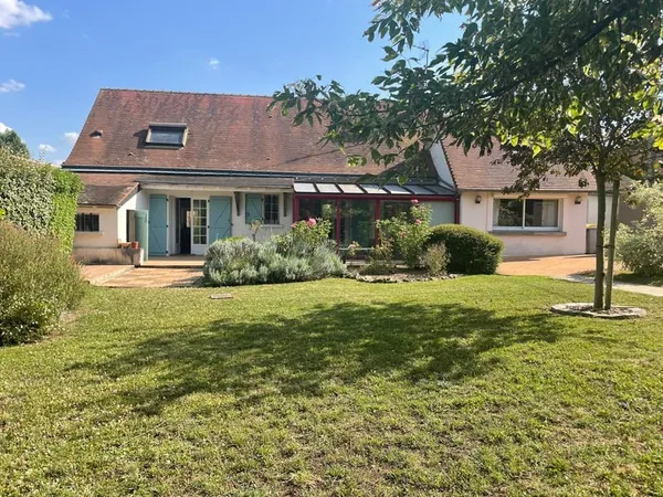 Maison ancienne de 124,5m² env. habitables (soit 152m² env. au sol) sur un joli terrain de 733m² env