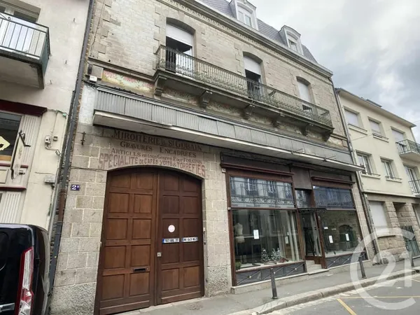 Bâtiment 3 pièces 940 m²
