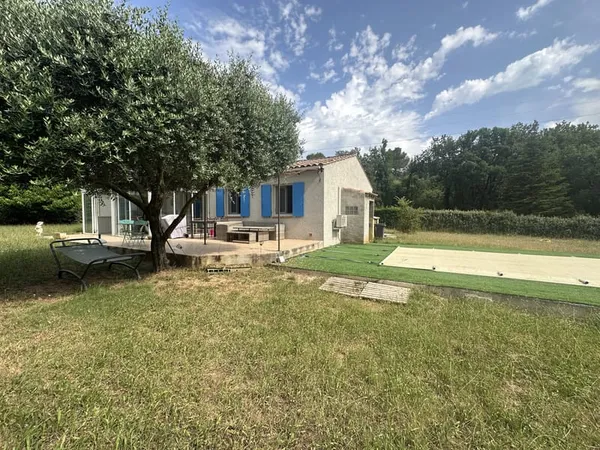 Le Val - Villa de type 4 + Studio indépendant sur 1400 m2 de
