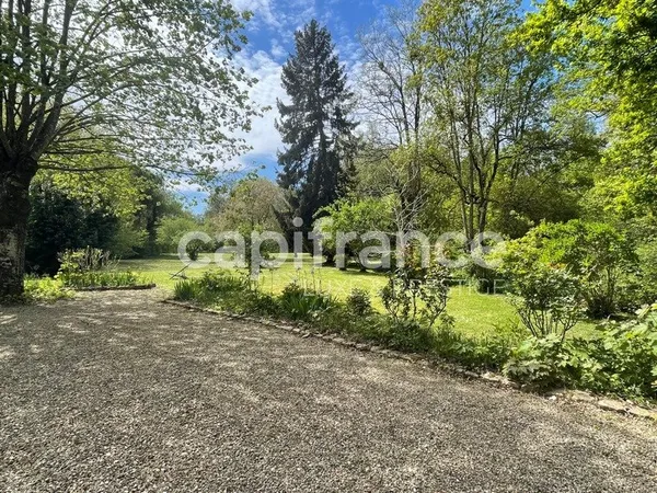 Propriété 4 chambres, parc de 6000 m2 à Luynes