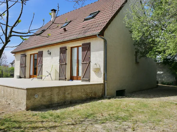 Maison à vendre à BEZANNES (51), 4 chambres + sous sol complet sur une parcelle de 743m2 arborée