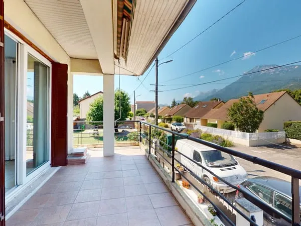 Appartement 4 pièces de 90 m2 carrez (145m2 utiles) au Dernier Etage - Seyssinet Pariset