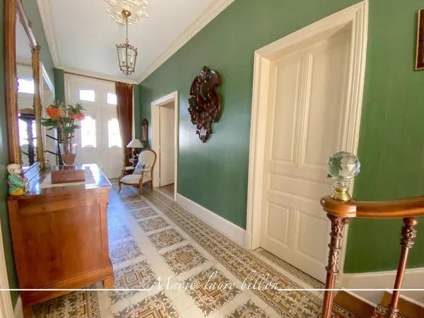 Dpt Deux Sèvres (79), à vendre NUEIL LES AUBIERS maison bourgeoise de 222 m² + dépendances et terrai