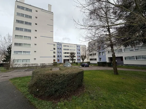 Appartement St Jean de la Ruelle - 3 pièce(s) - 65 m2