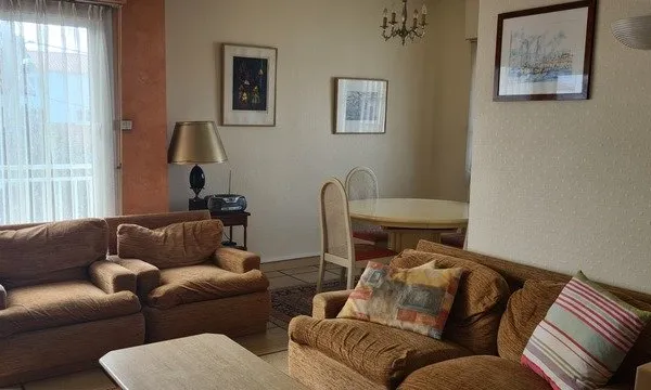 Dpt Charente Maritime (17), à vendre ROYAN appartement T3 avec garage, 100 m de la plage
