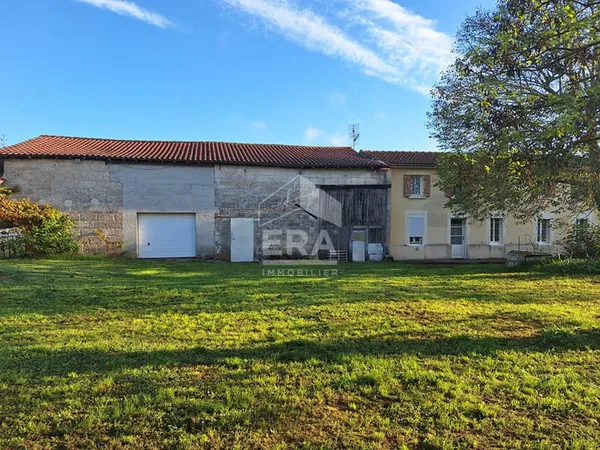 Maison de campagne à 10 minutes de Montpon Ménestérol.