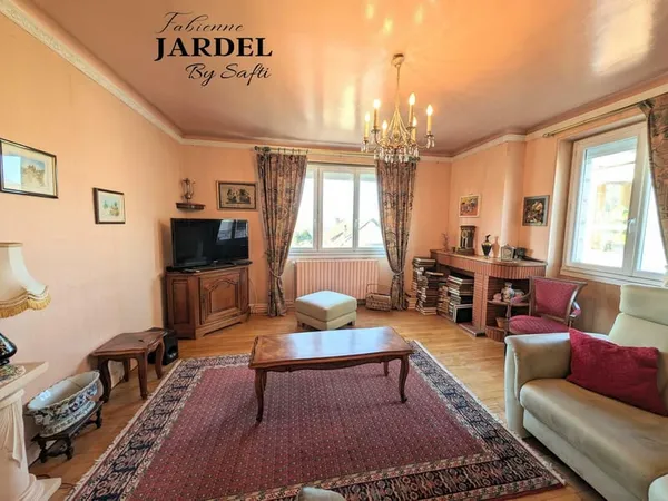 MAISON SPACIEUSE A PROXIMITE DES COMMODITES