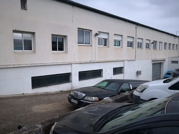 Draguignan Local pour stockage ou garage 1100 m2