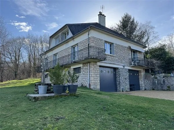 MAISON FAMILIALE AUX BEAUX VOLUMES