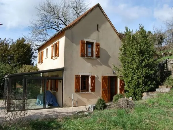 LOT - Jolie maison avec double garage et vue sur campagne