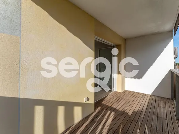 EXCLUSIVITÉ SERGIC - Appartement libre de toute occupation, situé au 2€ étage de la résidence LAUREO