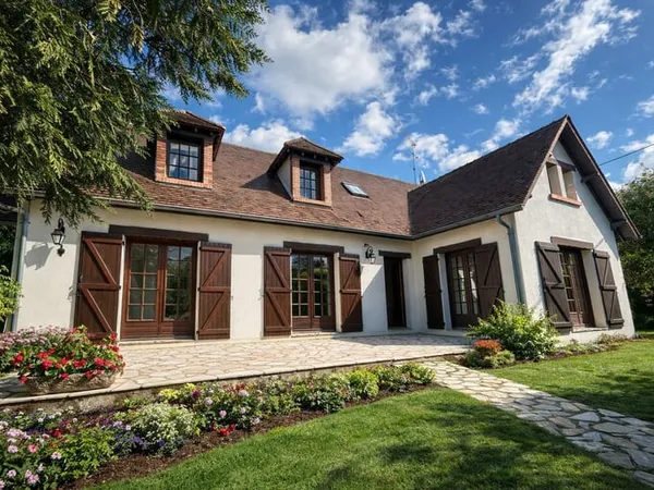 MAISON FAMILIALE PROCHE CENTRE VILLE