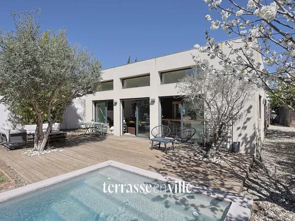 TROIS LUCS 13012 - MAISON - 147M2 - PARCELLE 1000M2 - PISCIN