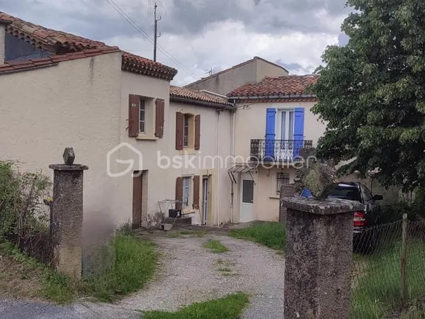 MAISON DE VILLAGE avec terrain et garage