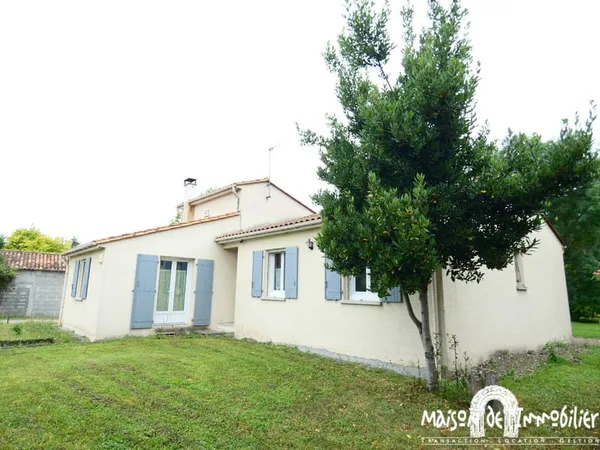 A vendre à GIMEUX (Charente) - Maison de plain-pied de 4 piè