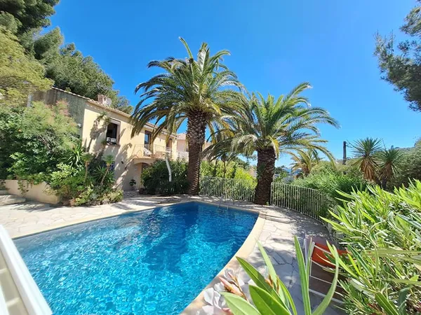 ** Vue Mer ** Maison avec 2 Appartements T4 ** Terrasses & Piscine ** Saint Mandrier/mer (83430) **